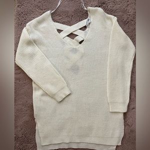 Fashion Nova Beautiful white sweater size Large.